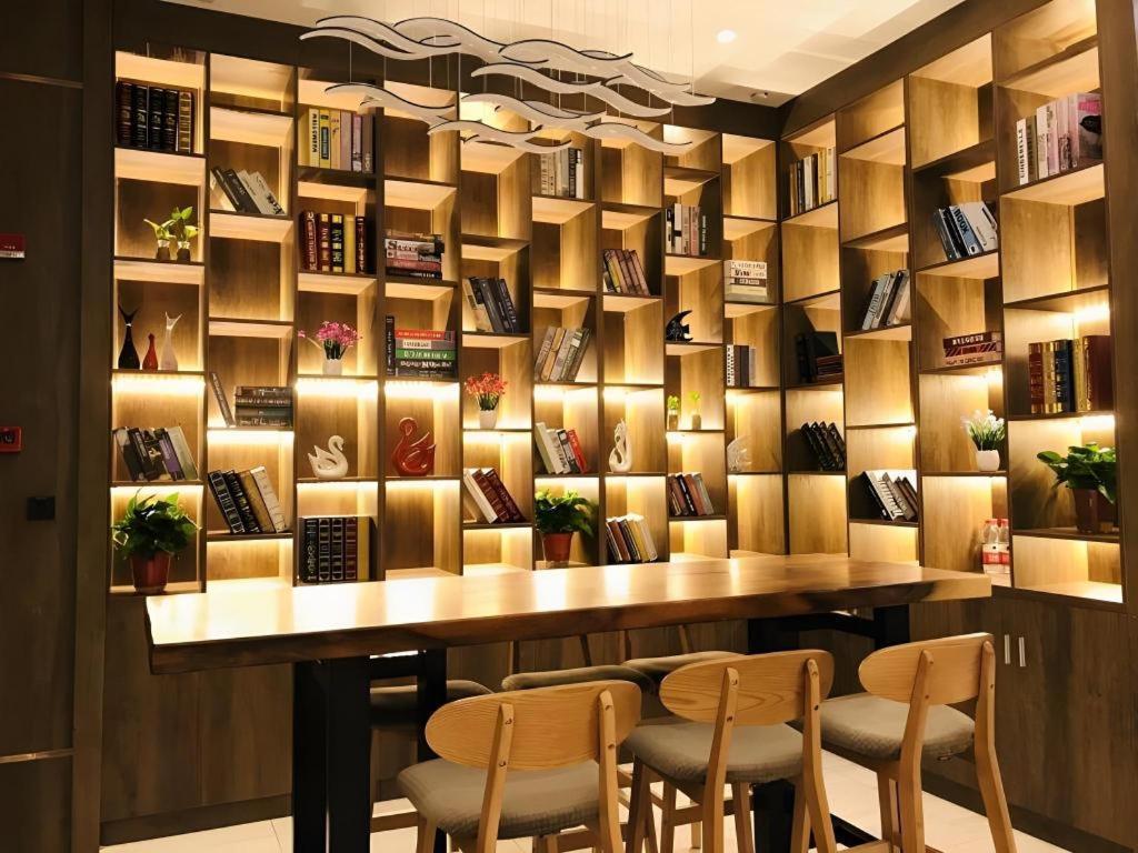 格雅常州春秋淹城新时代家俱广场酒店 外观 照片