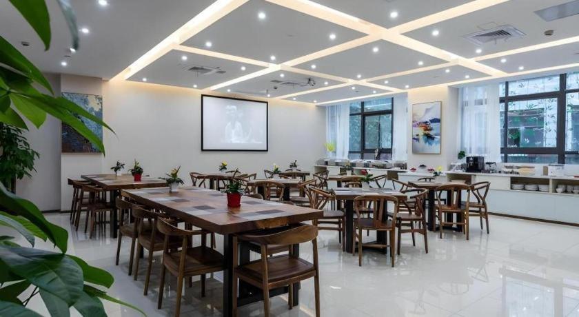 格雅常州春秋淹城新时代家俱广场酒店 外观 照片
